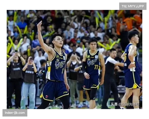 广东第三节14-2攻击波，徐杰关键2+1完成15分逆转